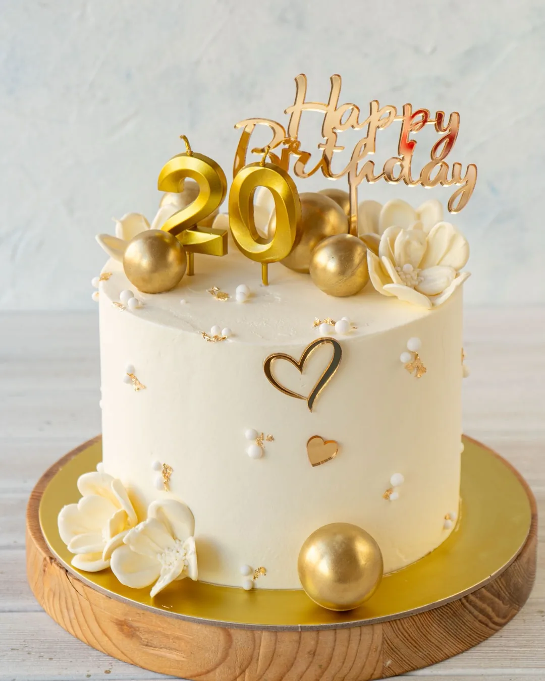 20 let, krásná oslava a dort, který k tomu patří